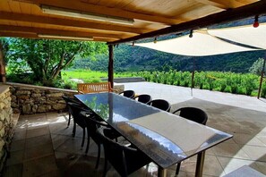 Outdoor dining - Holiday home with 2 bedrooms (Visperterminen)