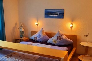 7 bedrooms, iron/ironing board, Internet, bed sheets