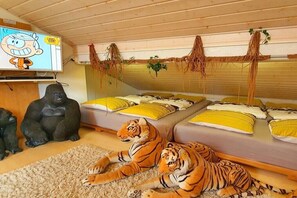 7 dormitorios, tabla de planchar con plancha, Internet y ropa de cama