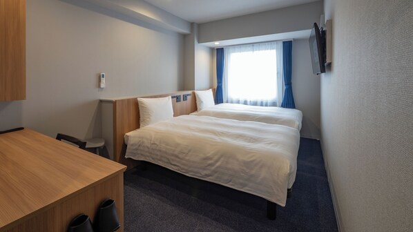 Cortinas blackout, tabla de planchar con plancha y wifi gratis 