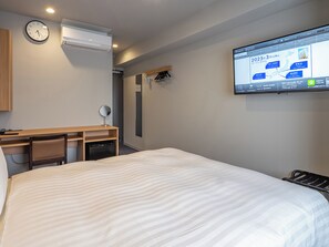 Escrivaninha, espaço de trabalho para notebook, cortinas blackout