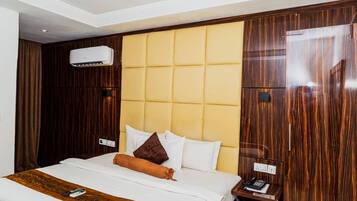 Deluxe Single Room, City View | Free WiFi