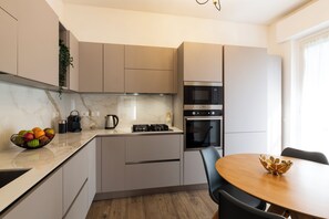 컴포트 아파트 | 전용 주방 | 대용량 냉장고, 전자레인지, 오븐, 쿡탑