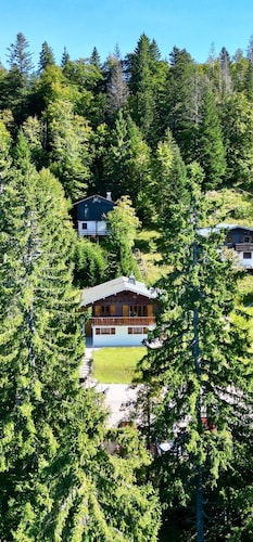 Le P'tit Schuss, a chalet on the slopes with a view!