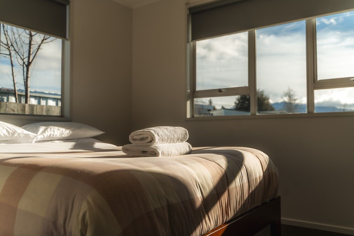 WiFi, bed sheets