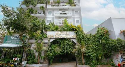 Modern Superior DBL W/ Wifi & Parking Included