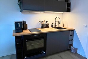 Kühlschrank, Ofen, Herdplatte, Geschirrspüler