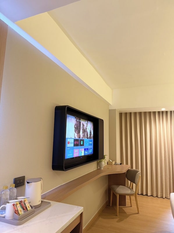 Deluxe Double Room | Desk, free WiFi