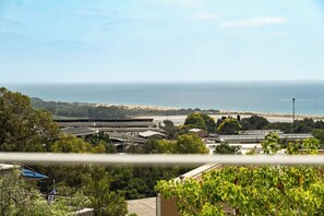 Villa, vista al mar | Vista del balcón