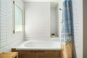 Bathroom - MAMAD - Rosh HaNikra Garden Villa by Sea N' Rent (Rosh HaNikra)