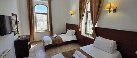 Twin Room (2 Single Beds) | 客廳 | 40 吋平面電視連衛星電視頻道