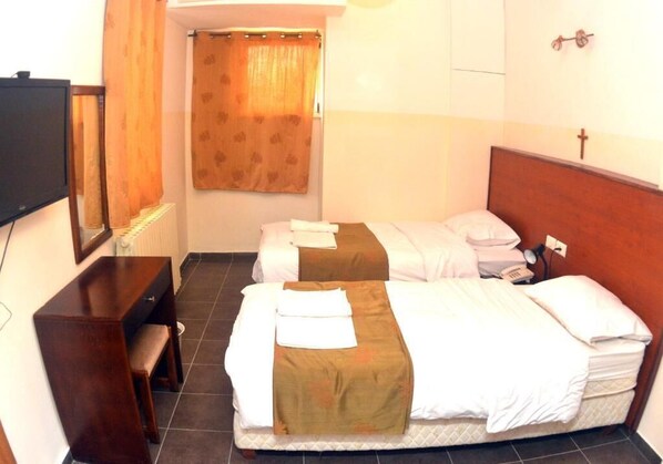 Double Room (1 Double Bed) | Desk, free WiFi