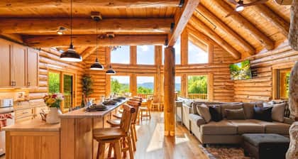 Luxury Log Home w/ Hot Tub & Mountain Views