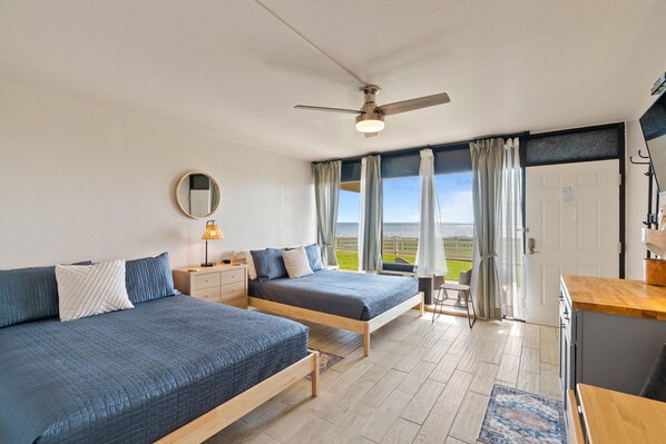 1 bedroom - Shell Room – Cozy studio comfort with resort amenities on the bay (Rockport)