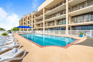 Pool - Turtle Cove – A bayside retreat with all the comforts of home (Rockport)