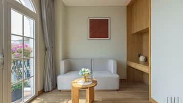 Luxury Double Room, Sea View | Desk, free WiFi