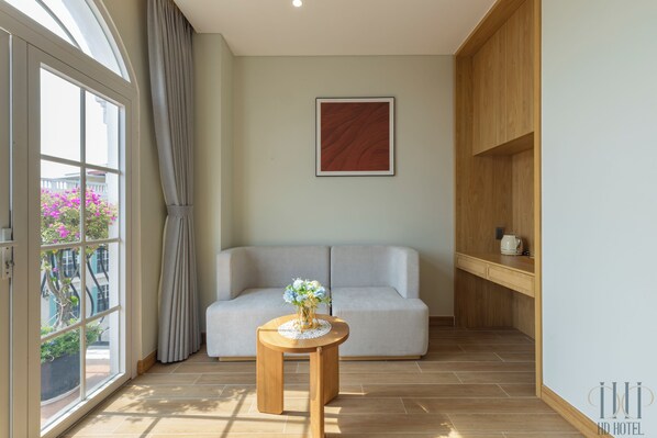 Luxury Double Room, Sea View | Desk, free WiFi