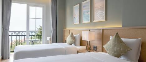 Tomannsrom – deluxe, sjøutsikt | Skrivebord og wi-fi (inkludert)