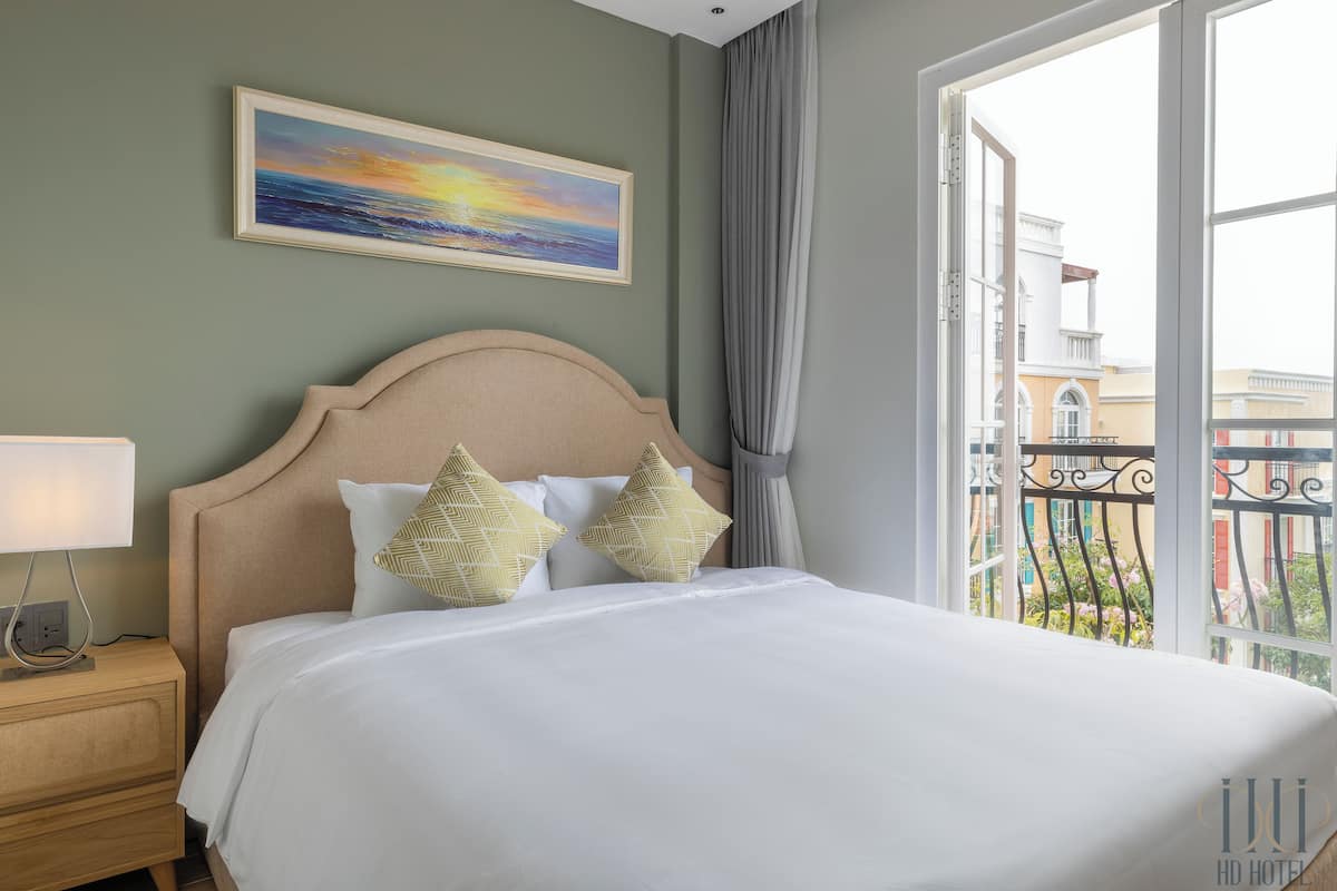 Deluxe Double Room, Sea View | Desk, free WiFi