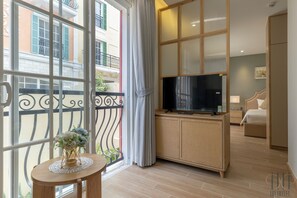 Deluxe Double Room, City View | Desk, free WiFi