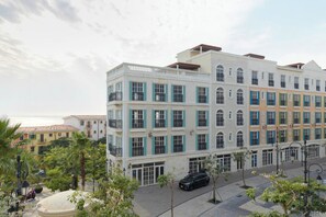 Deluxe Twin Room, Sea View | Desk, free WiFi