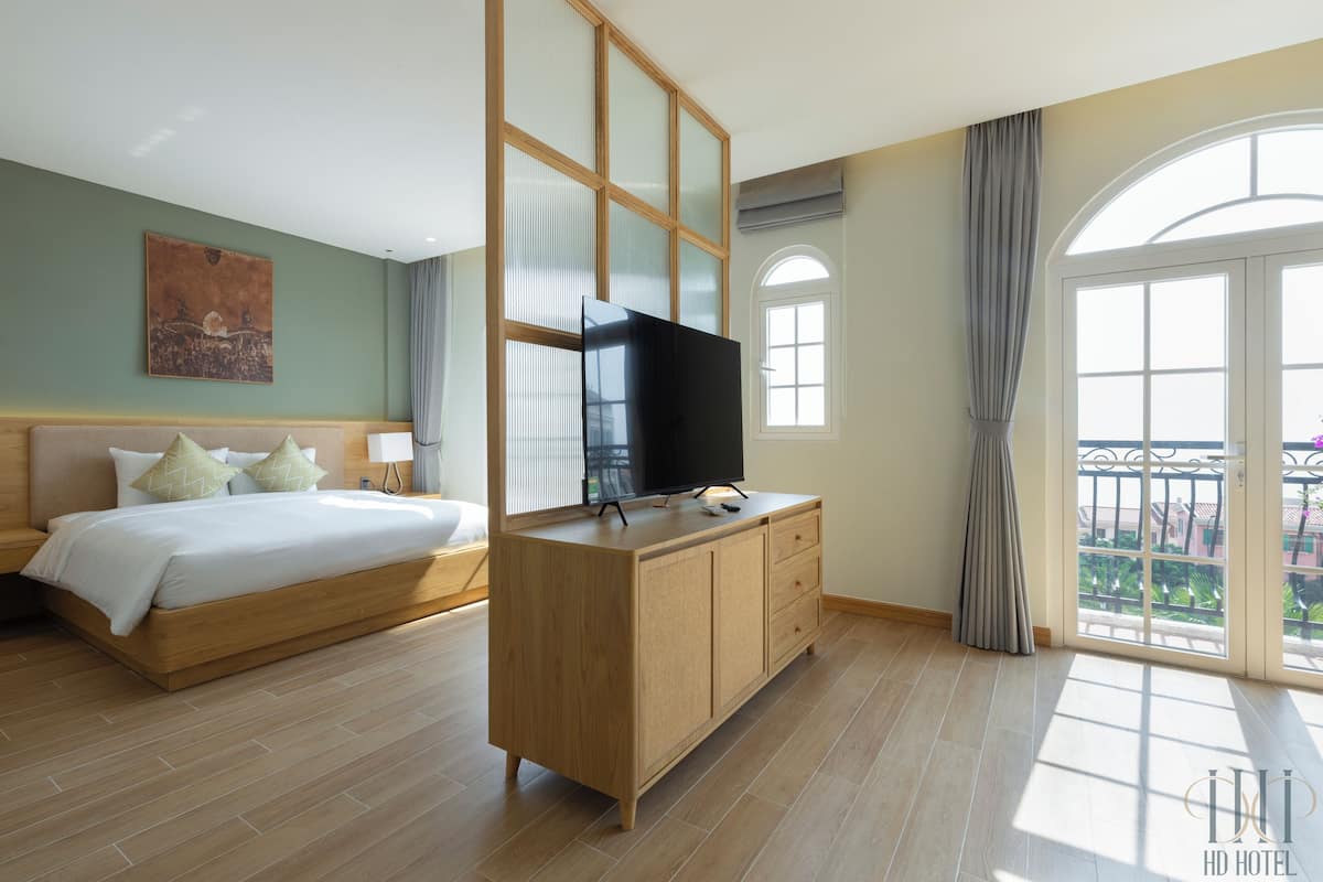 Luxury Double Room, Sea View | Desk, free WiFi