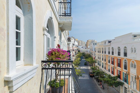 Luxury Double Room, Sea View | Desk, free WiFi