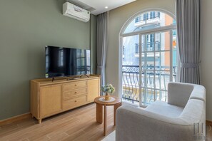 Luxury Double Room, City View | Desk, free WiFi