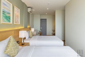 Deluxe Twin Room, Sea View | Desk, free WiFi