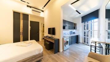 Superior Apartment | In-room safe, blackout drapes, iron/ironing board, free WiFi