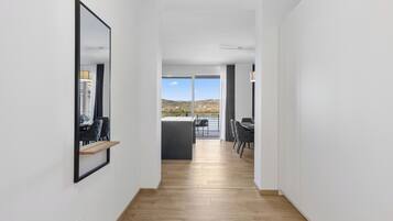 Luxury Apartment, Lake View | Laptop workspace, blackout curtains, free WiFi