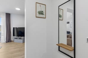 Luxury Apartment, Lake View
