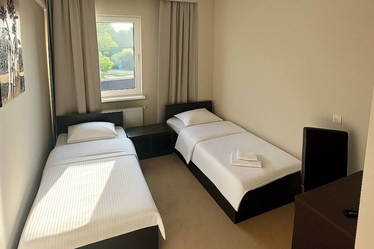 Twin Room | WiFi (free), bed sheets