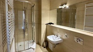 Zweibettzimmer | Badezimmer