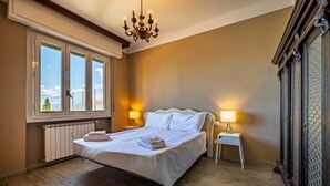 Iron/ironing board, travel cot, free WiFi - YiD penthouse Torregalli (Scandicci)