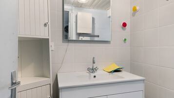 Douche, articles de toilette gratuits