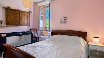3 Schlafzimmer, Bügeleisen/Bügelbrett