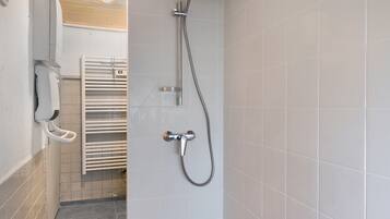 Douche, articles de toilette gratuits