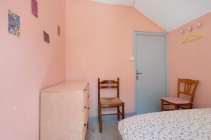 3 bedrooms, iron/ironing board - Holiday Home 'Casa De Hilhou, Vallée Du Biros' - In the Heart of the Village in the Mountains (Sentein)