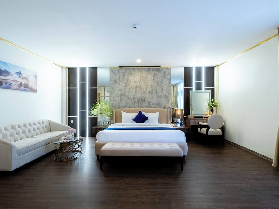 Royal Double Room, Balcony, City View