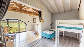 Tabla de planchar con plancha y wifi