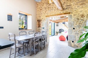 تناول الطعام