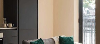 Bright Apartment Near Birmingham & Solihull