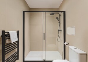 تجهيزات دش، مجففات شعر، مناشف