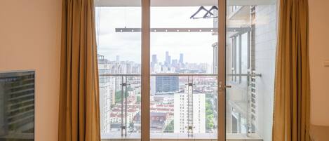 Superior Apartment, 3 Bedrooms, Balcony, City View | Living room