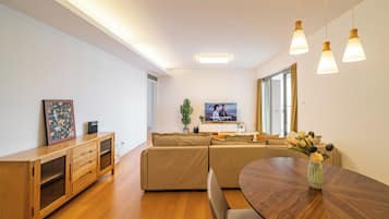 Superior Apartment, 3 Bedrooms, Balcony, City View | Living room