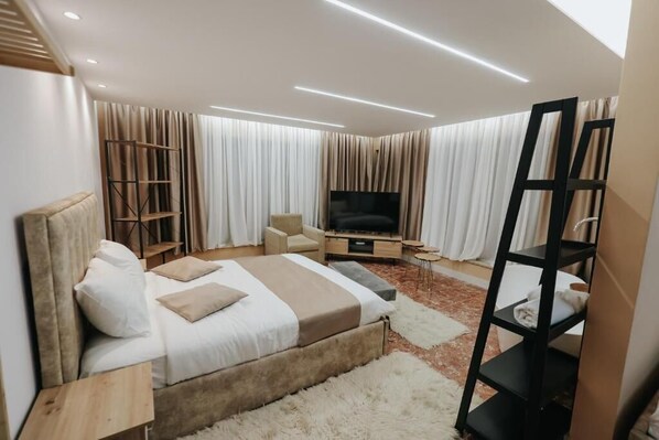 Junior Suite | In-room safe, soundproofing, iron/ironing board, free WiFi - Hotel Kristal (Korçë)