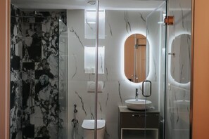 Habitación doble estándar | Baño | Pantuflas 