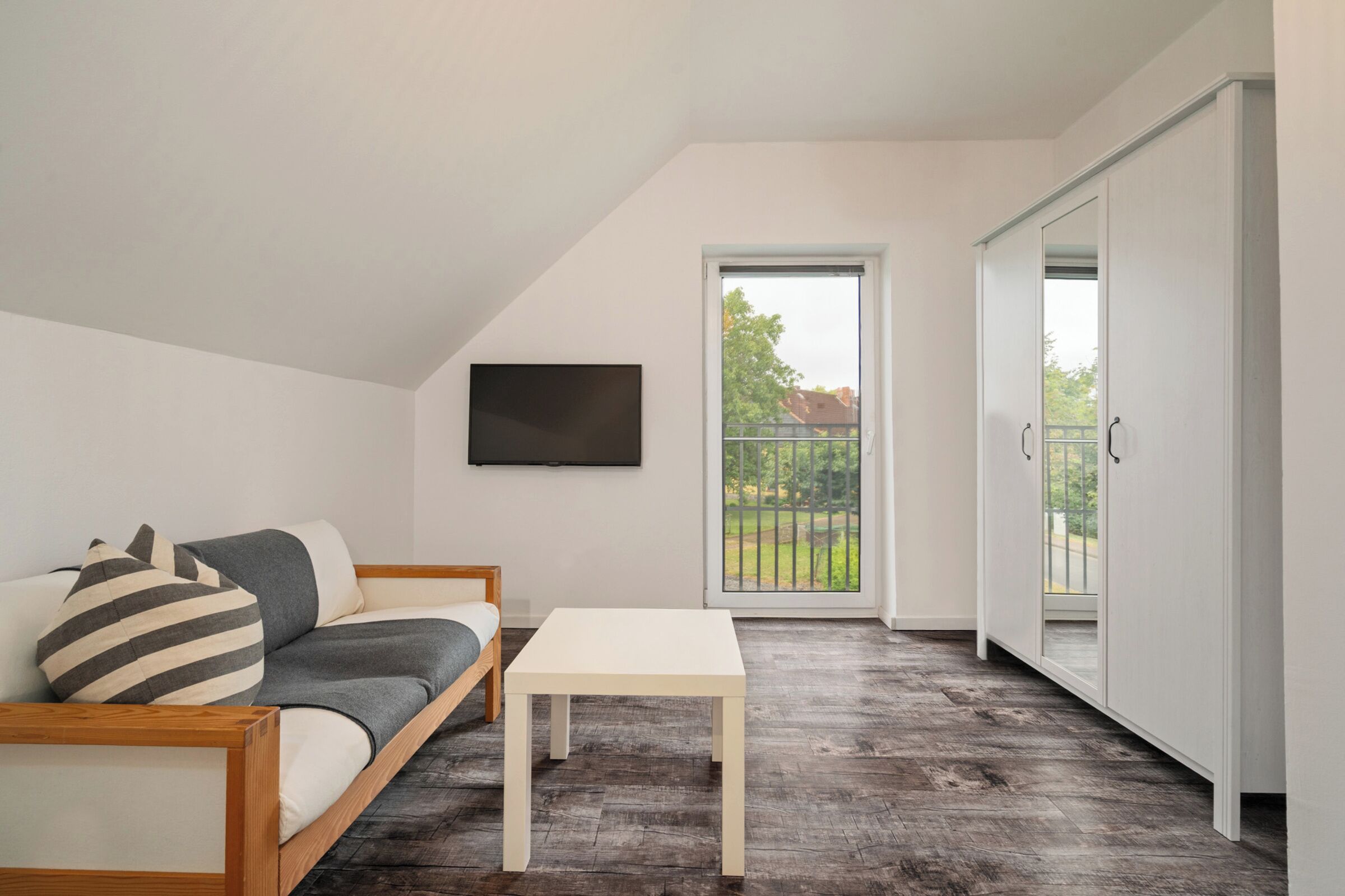 Fernseher, Stereoanlage