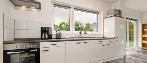 Microwave, oven, stovetop, coffee/tea maker